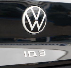 Behindertengerechter Volkswagen ID.3, Selbstfahrerumbau, MFD, Handgerät Gas Bremse, Rutschbrett, Pedalsperre, Sodermanns