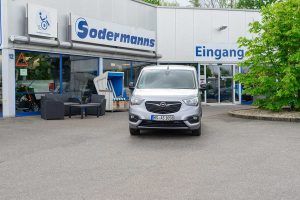 Behindertengerechter Opel Combo 1.2 T Life, Gebrauchtwagen, Passivfahrerumbau, Heckeinstieg, Sodermanns