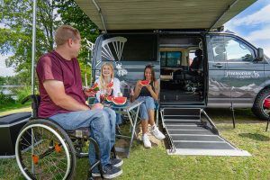 Behindertengerechter Volkswagen T5 Freemotion Camper, Selbstfahrerumbau, Sodermanns