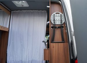 Behindertengerechtes Mercedes Benz Sprinter Reisemobil, Beifahrerumbau, seitlicher Lift, Sodermanns